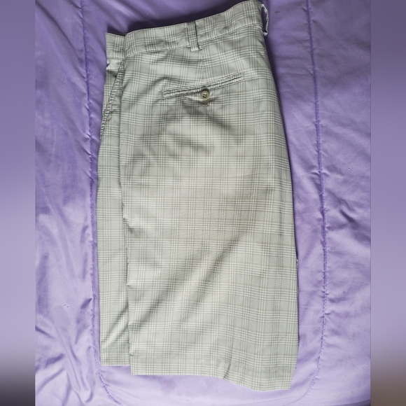 Nike Golf Dri-fit shorts - Picture 2 of 3